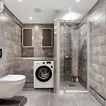Cozy Elegant 2bedroom W/parking And View 트롬쇠