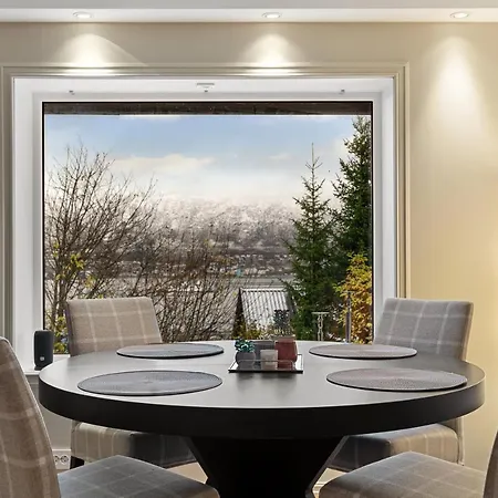 Lägenhet Cozy Elegant 2bedroom W/parking And View Tromsø
